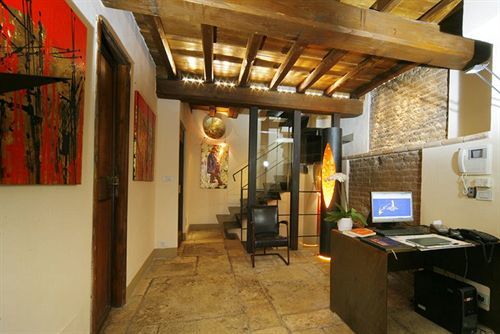 Residenza Torre Colonna Couette-café Rome